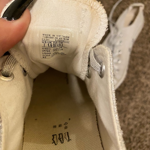 Converse - Picture 3 of 3